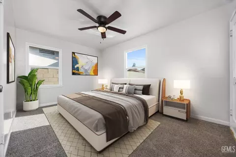 Bedroom - 215 E Lucard St, Taft, CA 93268 photo 2 of 7