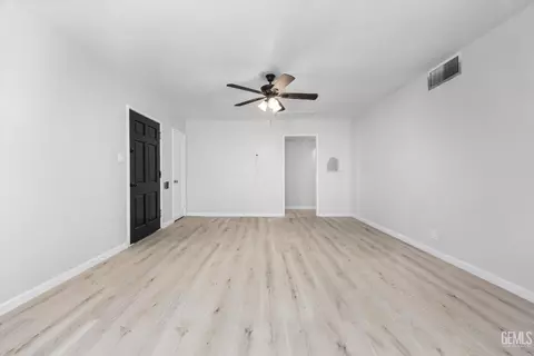 Living - 215 E Lucard St, Taft, CA 93268 photo 4 of 5