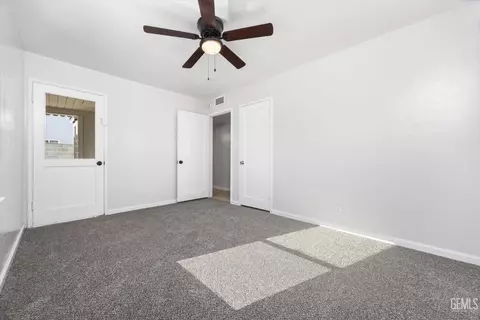 Bedroom - 215 E Lucard St, Taft, CA 93268 photo 3 of 7