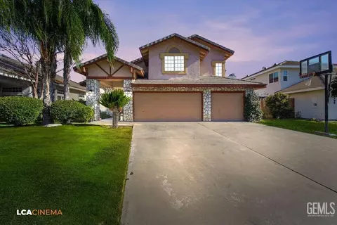4204 Crescent Rock Ln, Bakersfield, CA 93311