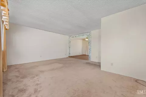 549 Front St, Taft, CA 93268 photo 5