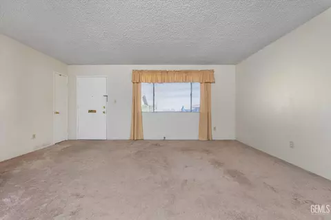 549 Front St, Taft, CA 93268 photo 8