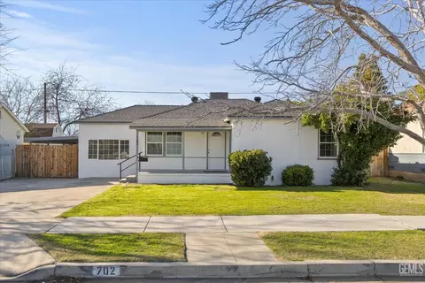 702 Ray St, Bakersfield, CA 93308
