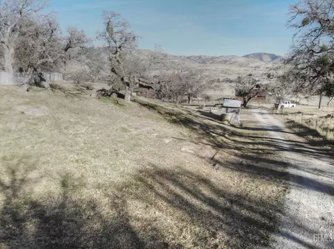 23549 Willow Canyon Rd, Tehachapi, CA 93561 photo 4