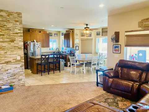 Living - 22325 Mccarthy, Tehachapi, CA 93561 photo 3 of 4