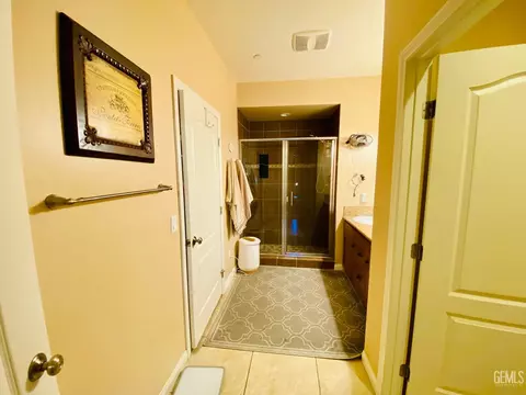 Bath - 22325 Mccarthy, Tehachapi, CA 93561 photo 1 of 3