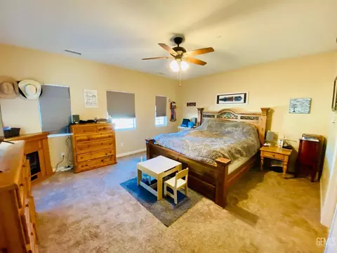 Bedroom - 22325 Mccarthy, Tehachapi, CA 93561 photo 1 of 7
