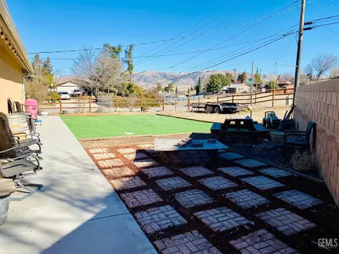 Exterior - 22325 Mccarthy, Tehachapi, CA 93561 photo 3 of 7