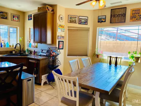 Dining - 22325 Mccarthy, Tehachapi, CA 93561 photo 1 of 1