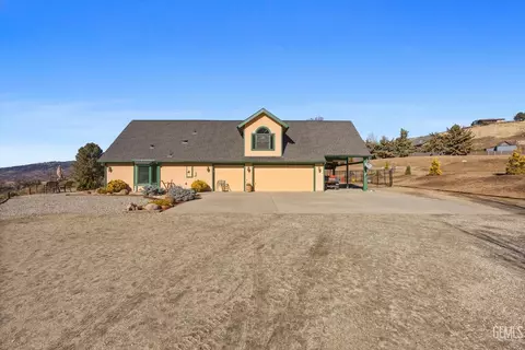 Exterior - 25820 Skyline Dr, Tehachapi, CA 93561 photo 16 of 16