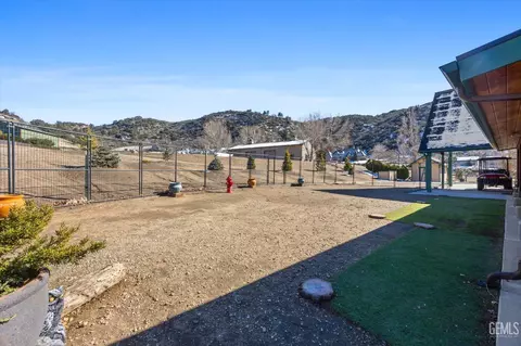 Exterior - 25820 Skyline Dr, Tehachapi, CA 93561 photo 13 of 16