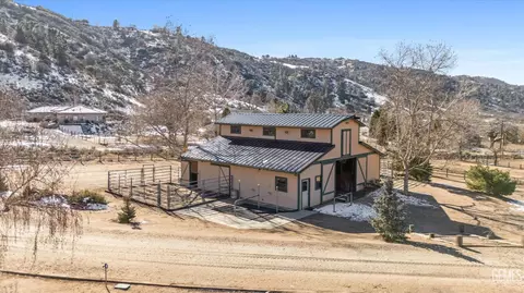 Exterior - 25820 Skyline Dr, Tehachapi, CA 93561 photo 7 of 16