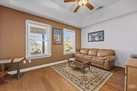 Bedroom - 25820 Skyline Dr, Tehachapi, CA 93561 photo 7 of 7