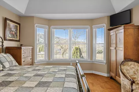 Bedroom - 25820 Skyline Dr, Tehachapi, CA 93561 photo 2 of 7
