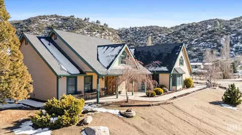 Exterior - 25820 Skyline Dr, Tehachapi, CA 93561 photo 5 of 16