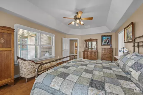 Bedroom - 25820 Skyline Dr, Tehachapi, CA 93561 photo 4 of 7