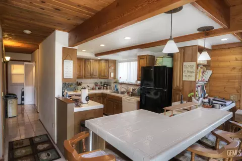 Kitchen - 22601 Sunrise Ct, Tehachapi, CA 93561 photo 3 of 3
