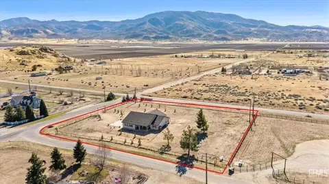 21029 Pegasus St, Tehachapi, CA 93561 photo 1