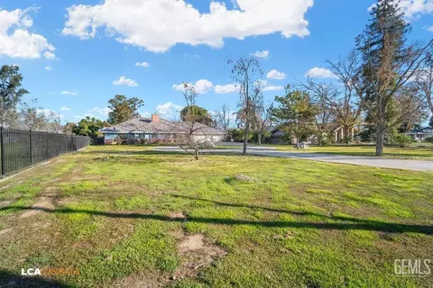 Exterior - 13124 Eberle Rd, Bakersfield, CA 93313 photo 4 of 7