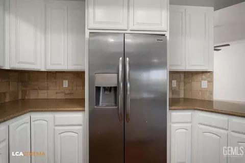 Kitchen - 13124 Eberle Rd, Bakersfield, CA 93313 photo 3 of 3