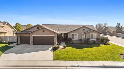 9715 Boothbay Harbour Dr, Bakersfield, CA 93314