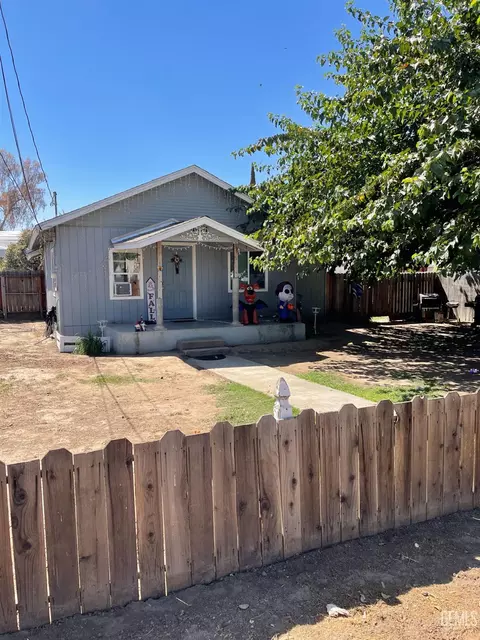 355 E Worth Ave, Porterville, CA 93257