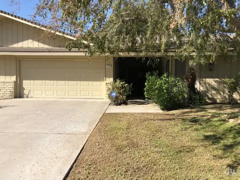 5808 Cypress Point Dr, Bakersfield, CA 93309