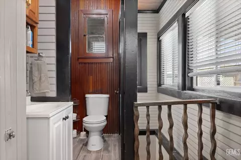 Entry Way - 335 D St, Taft, CA 93268 photo 1 of 1