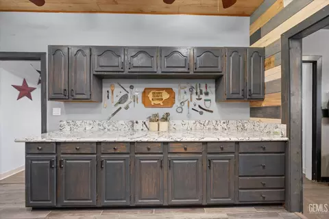 Kitchen - 335 D St, Taft, CA 93268 photo 3 of 6