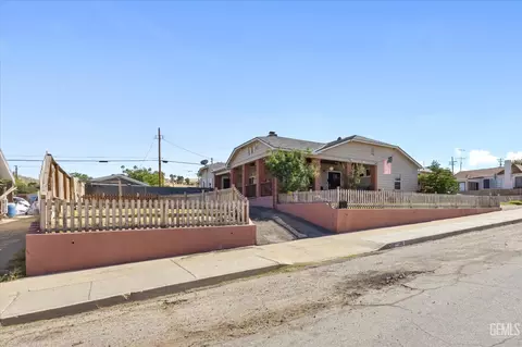 Other - 335 D St, Taft, CA 93268 photo 2 of 6