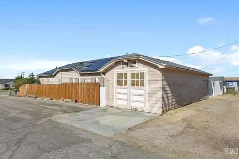 Other - 335 D St, Taft, CA 93268 photo 6 of 6