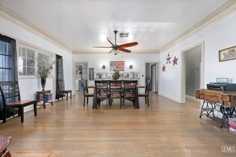 Dining - 335 D St, Taft, CA 93268 photo 1 of 1
