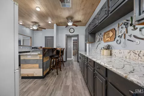 Kitchen - 335 D St, Taft, CA 93268 photo 1 of 6