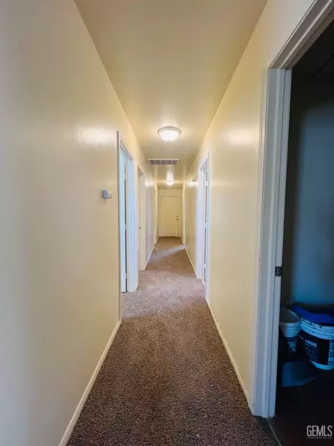 Entry Way - 420 Olive Ave, Taft, CA 93268 photo 1 of 1