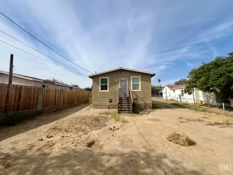 Exterior - 420 Olive Ave, Taft, CA 93268 photo 1 of 3