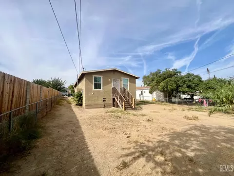 Exterior - 420 Olive Ave, Taft, CA 93268 photo 2 of 3