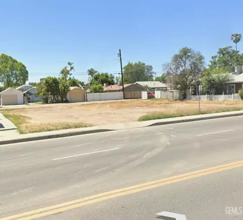 327 H St, Bakersfield, CA 93304