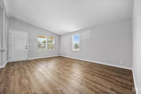 314 Lierly, Taft, CA 93268 photo 4