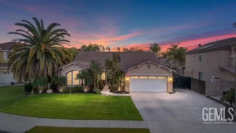 12513 Knights Bridge Pl, Bakersfield, CA 93312