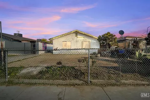 335 S Owens St, Bakersfield, CA 93307