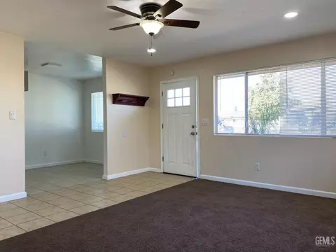 Living - 409 Sudan Ave, Buttonwillow, CA 93206 photo 2 of 3