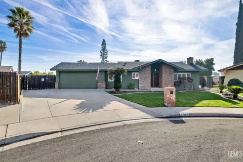 904 Charter Oaks Ct, Bakersfield, CA 93309