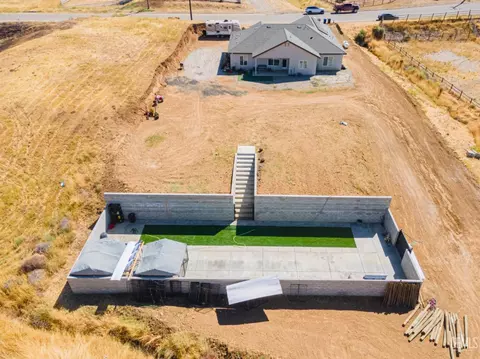 View/Area - 20141 La Jara Dr, Tehachapi, CA 93561 photo 2 of 2