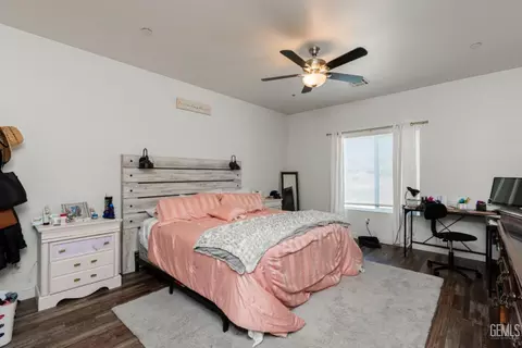 Bedroom - 20141 La Jara Dr, Tehachapi, CA 93561 photo 4 of 4