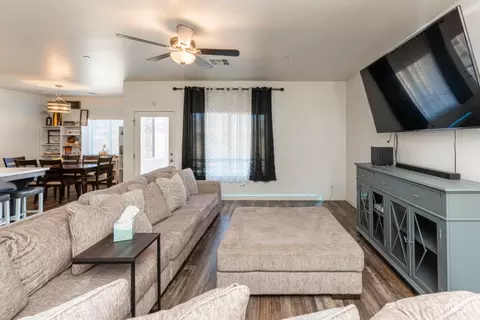 Living - 20141 La Jara Dr, Tehachapi, CA 93561 photo 1 of 2