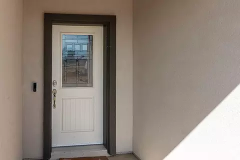 Entry Way - 20141 La Jara Dr, Tehachapi, CA 93561 photo 1 of 4