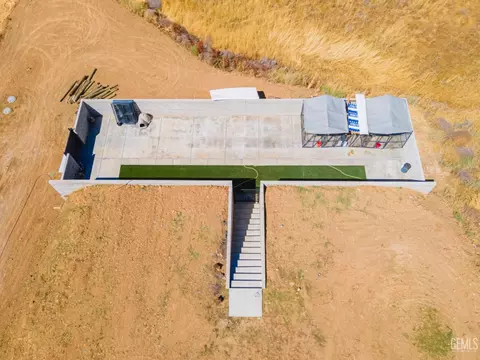 Exterior - 20141 La Jara Dr, Tehachapi, CA 93561 photo 9 of 9