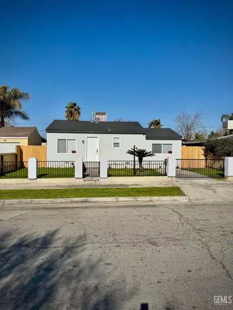 708 Woodrow Ave, Bakersfield, CA 93308