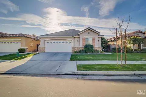 223 Bloomfield Dr, Bakersfield, CA 93312