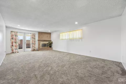 2601 Silver Dr, Bakersfield, CA 93306 photo 8